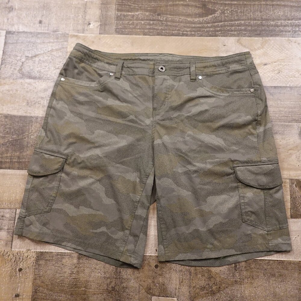 Kuhl Cargo Shorts Women's Size 16 Camo